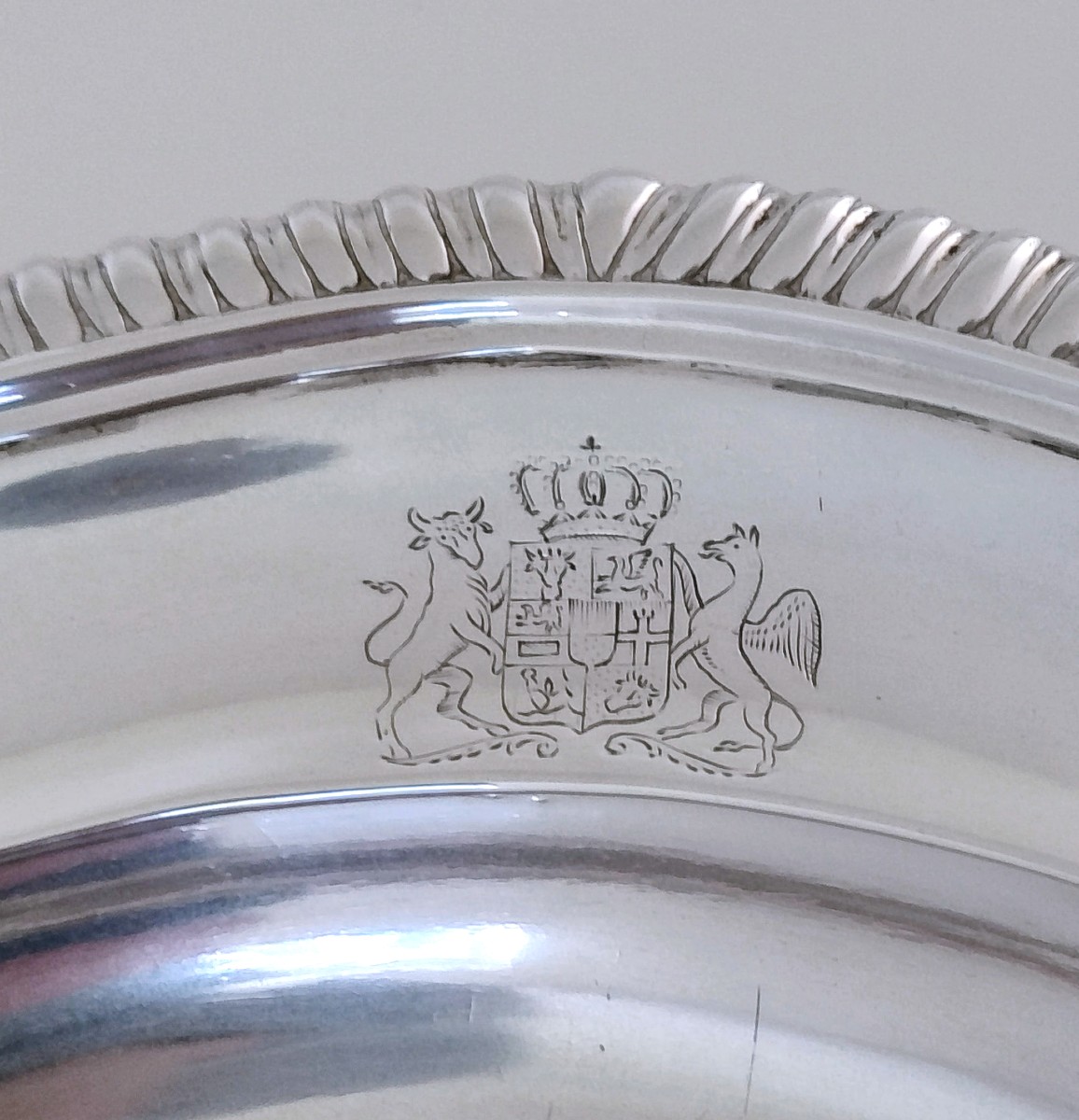 Six assiettes en argent massif avec les armoiries du Grand-Duché Mecklenbourg-Schwerin -photo-3