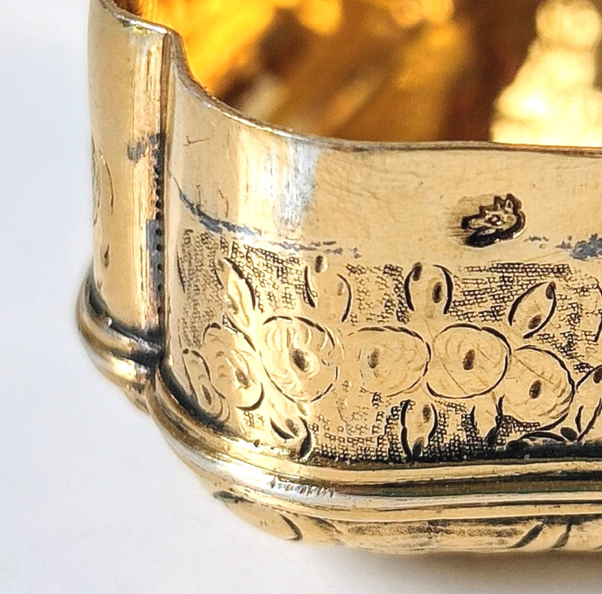 Boîte à priser en argent massif vermeil Paris 1730-photo-4