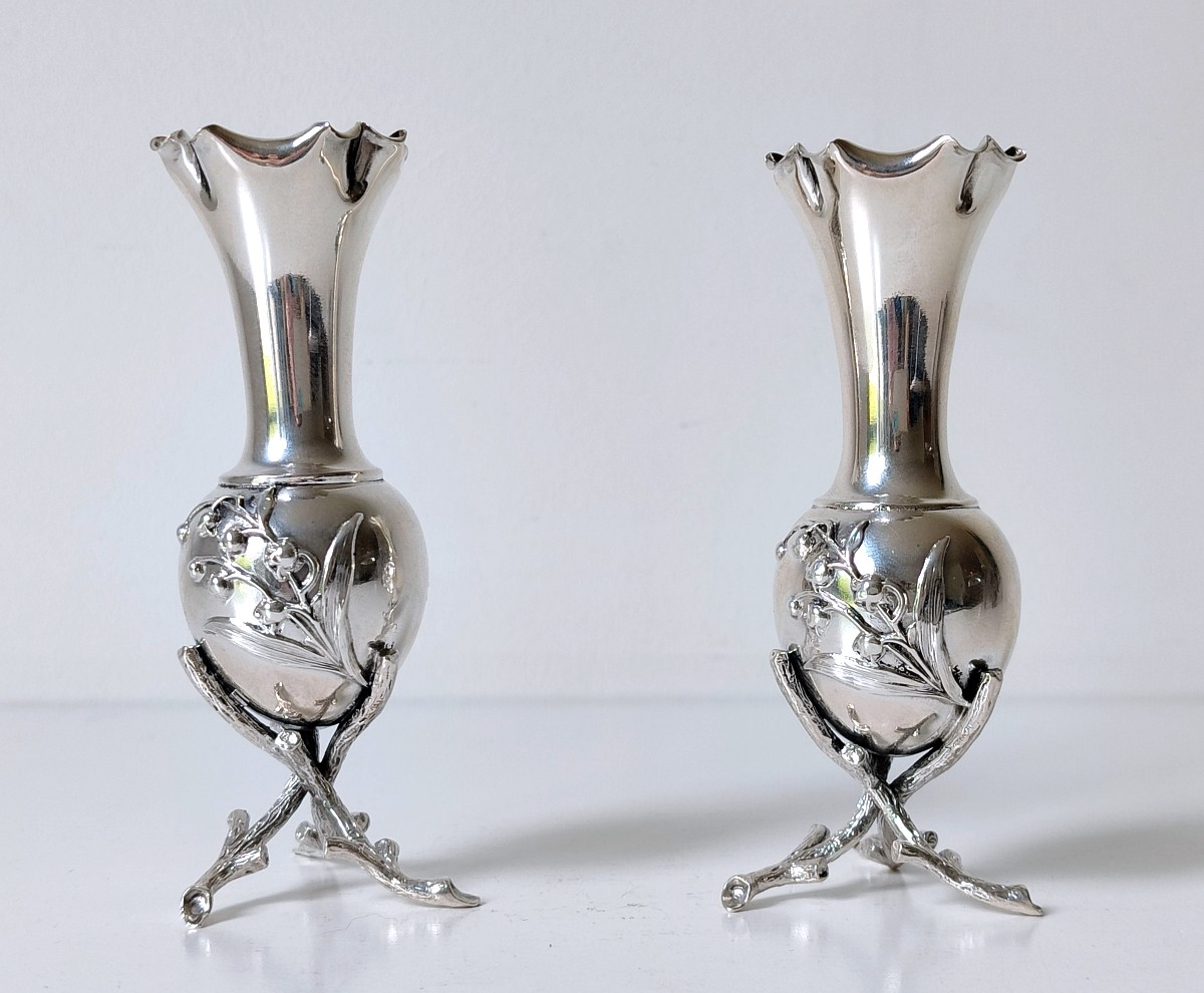 Une paire de vases de table art nouveau en argent massif 