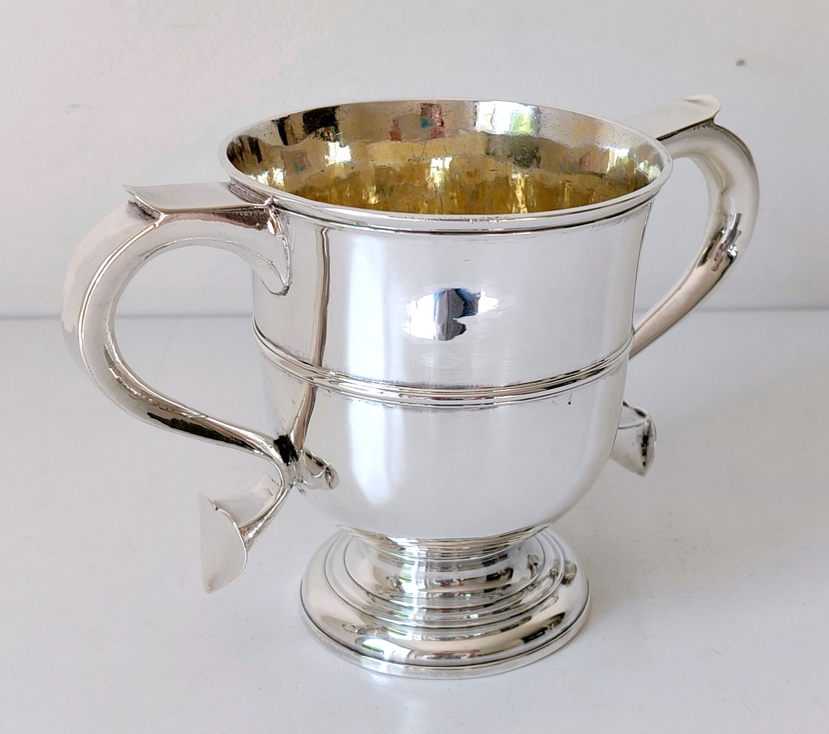 Coupe d'amitié, loving cup en argent massif 1750 Londres-photo-1