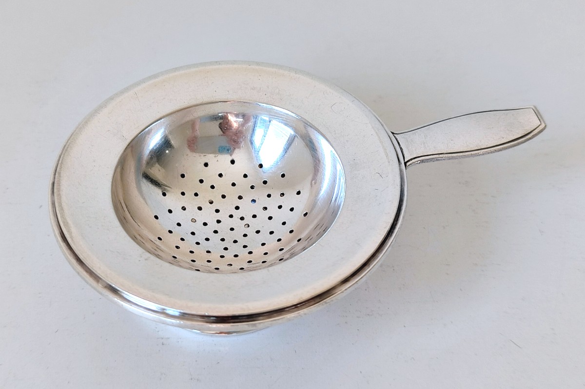Wolfers Solid Silver Art Deco Tea Strainer, Jade Model-photo-3