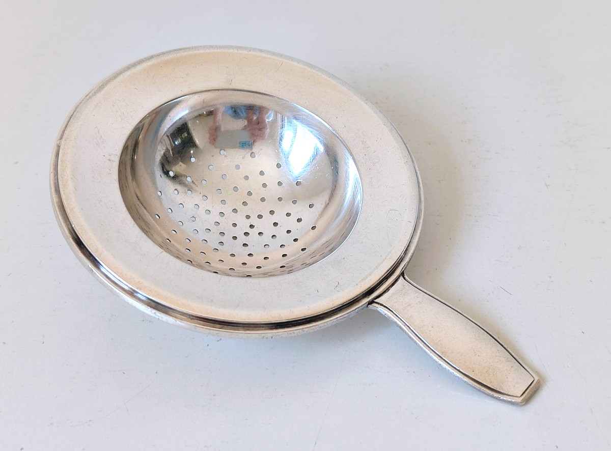 Wolfers Solid Silver Art Deco Tea Strainer, Jade Model-photo-2