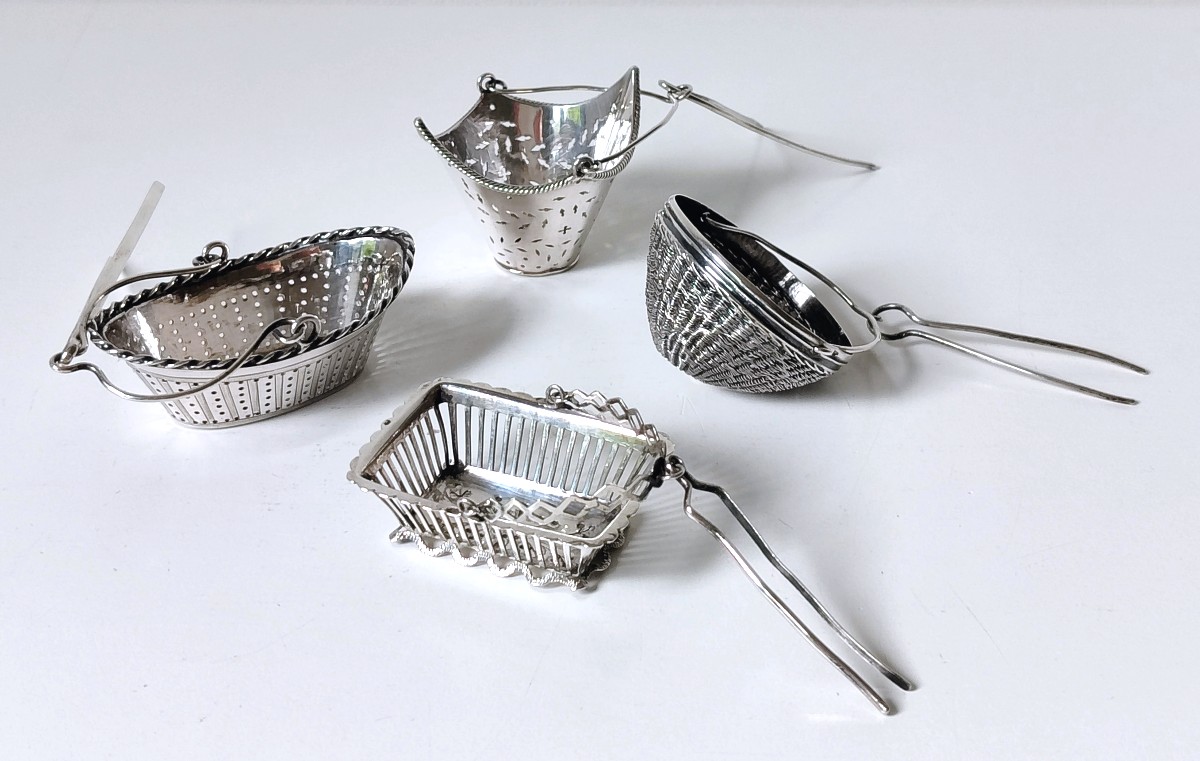 Four Empire Tea Strainers In Sterling Silver-photo-2