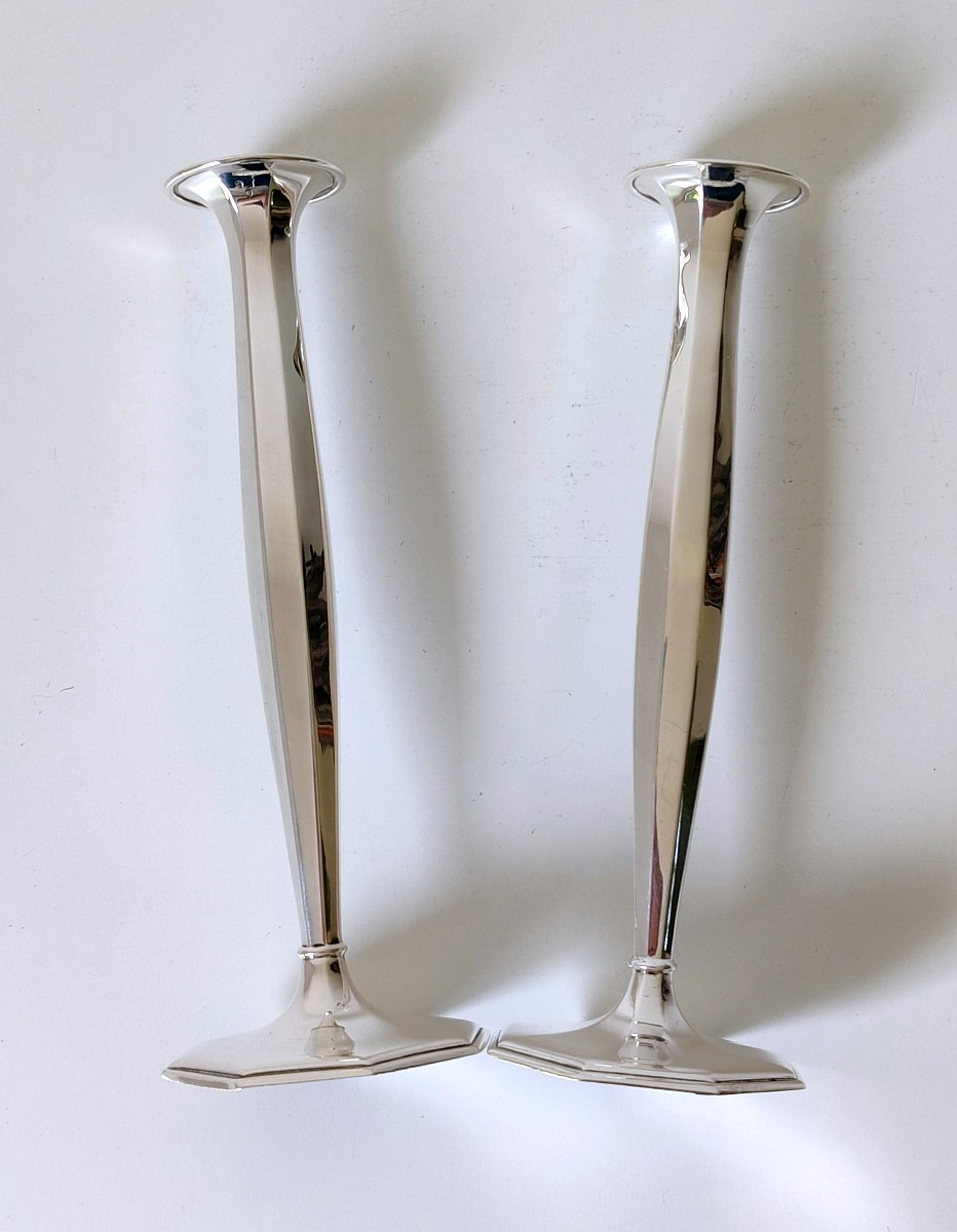 Une paire de petits vases de table en argent massif -photo-3