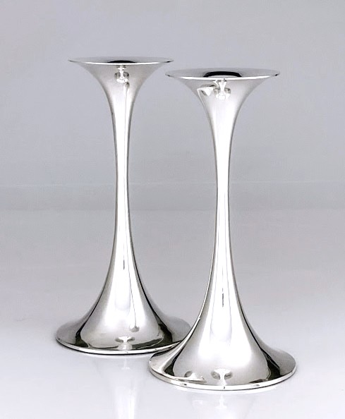Une paire de bougeoirs "Trumpetti" en argent massif  Tapio Wirkkala -photo-2
