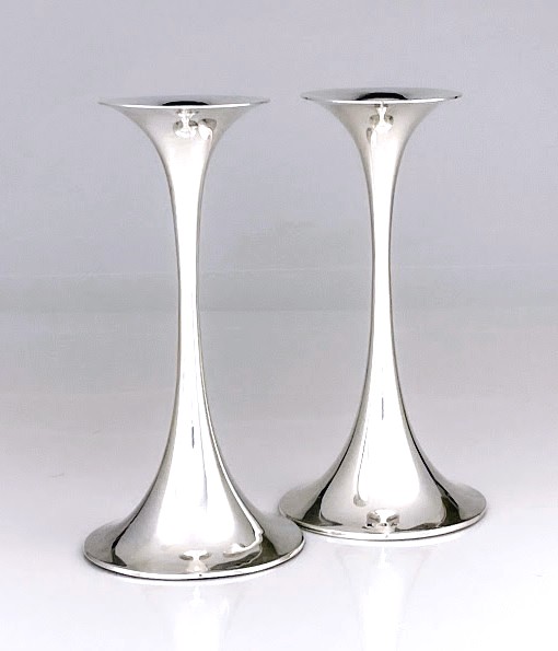 Une paire de bougeoirs "Trumpetti" en argent massif  Tapio Wirkkala -photo-3