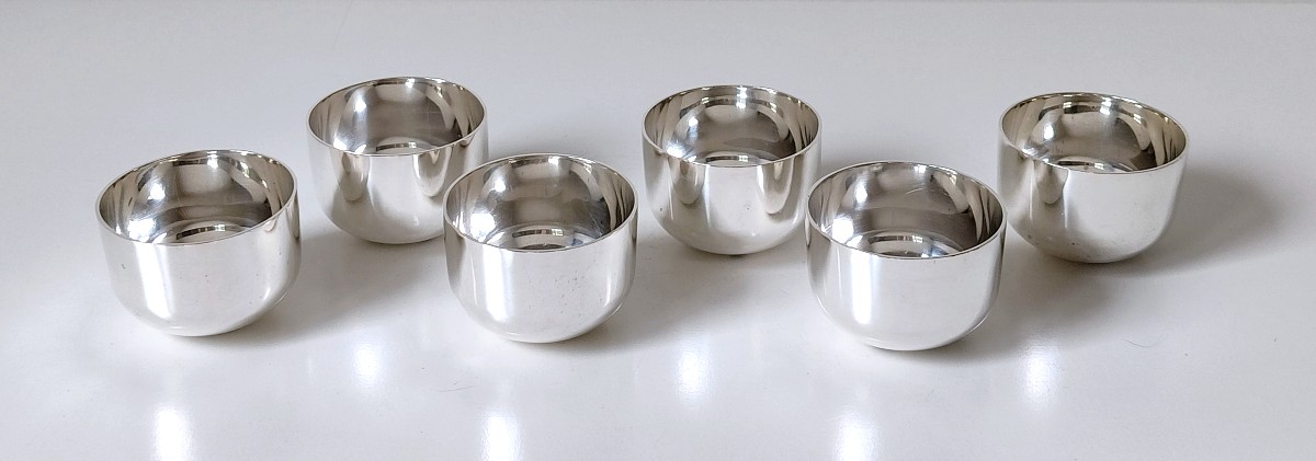 Six gobelets "tumbler cups" en argent massif Arthur Robert Angell 