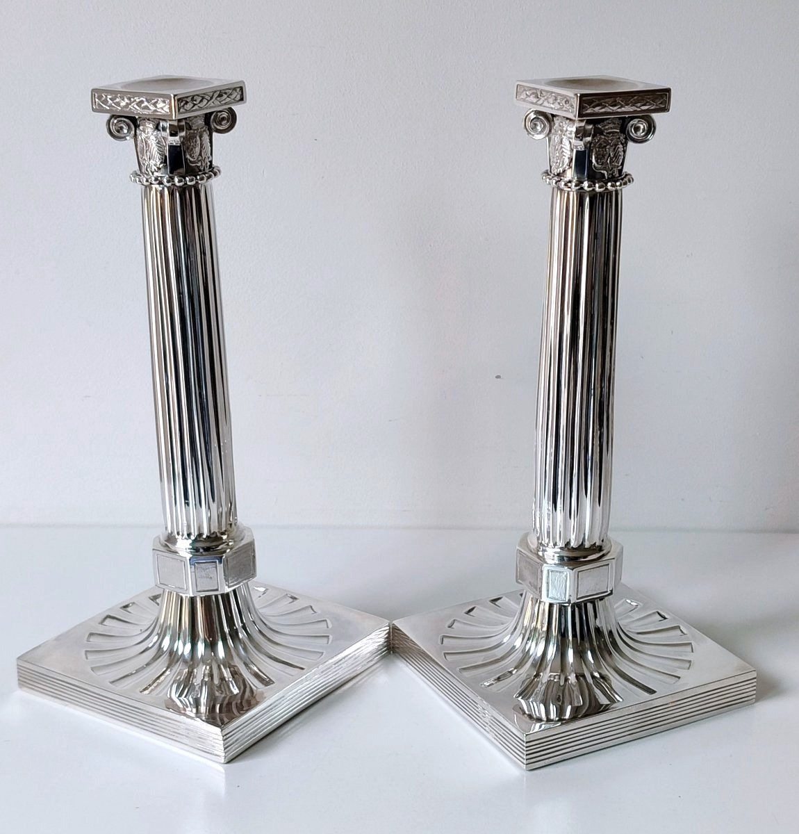 A Pair Of Solid Silver Candlesticks With Coat-of-arms , Brussels, 1788-photo-2