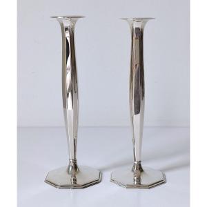 Une paire de petits vases de table en argent massif 