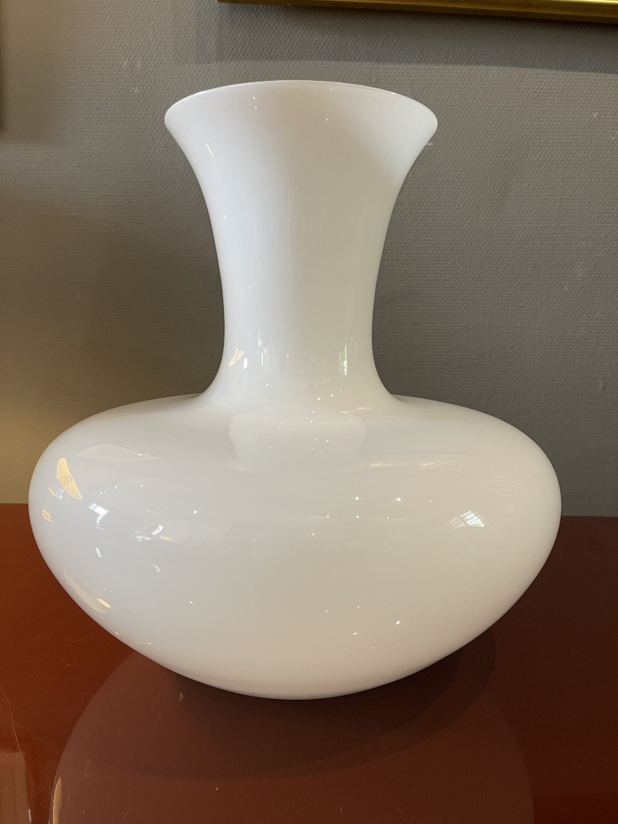 White Opaline Living Room Vase Designed By Veart - Italy Design 1970-photo-7