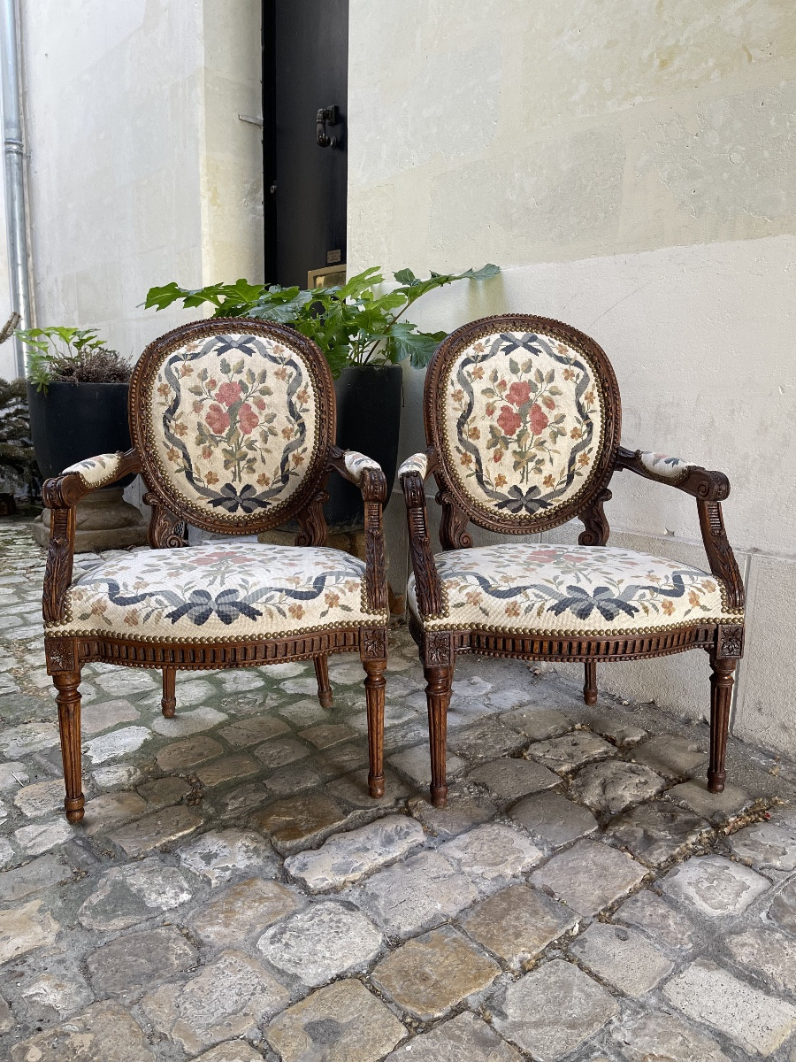 Pair Of Louis XVI Period Oak Cabriolet Armchairs - 18th Century-photo-2