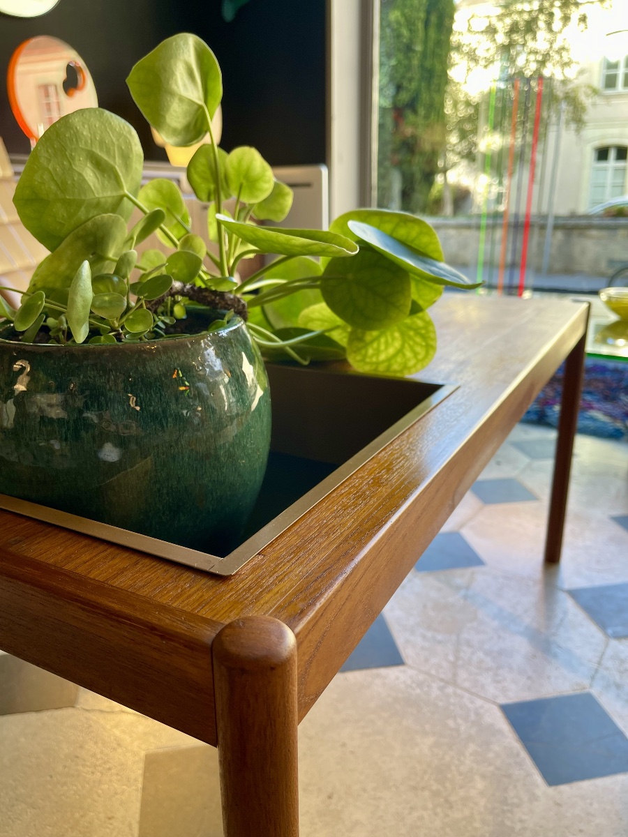 Scandinavian Teak Coffee Table With Built-in Planter, Sweden, 1970s-photo-3