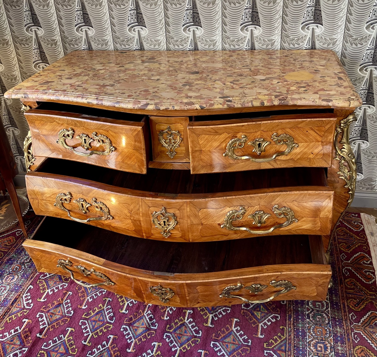 Commode tombeau Louis XV estampillée Léonard Boudin (1735-1807) reçu maître ébéniste -photo-1