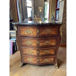 Commode d'époque Louis XV Estampillée Pierre Antoine Galligné Reçu Maître En 1767