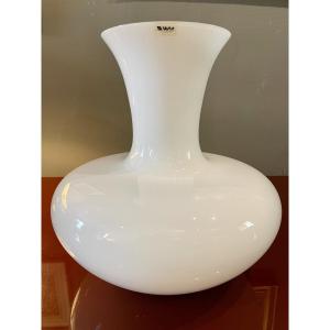 Vase de salon en opaline blanche conçu par VeArt  - Italie design 1970