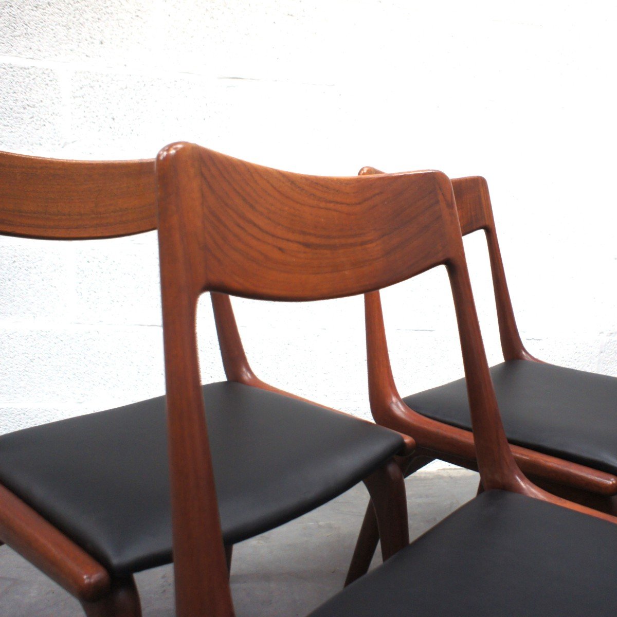 Série De Six Chaises Vintage En Teck Massif et cuir noir,  Alfred Christensen-photo-1