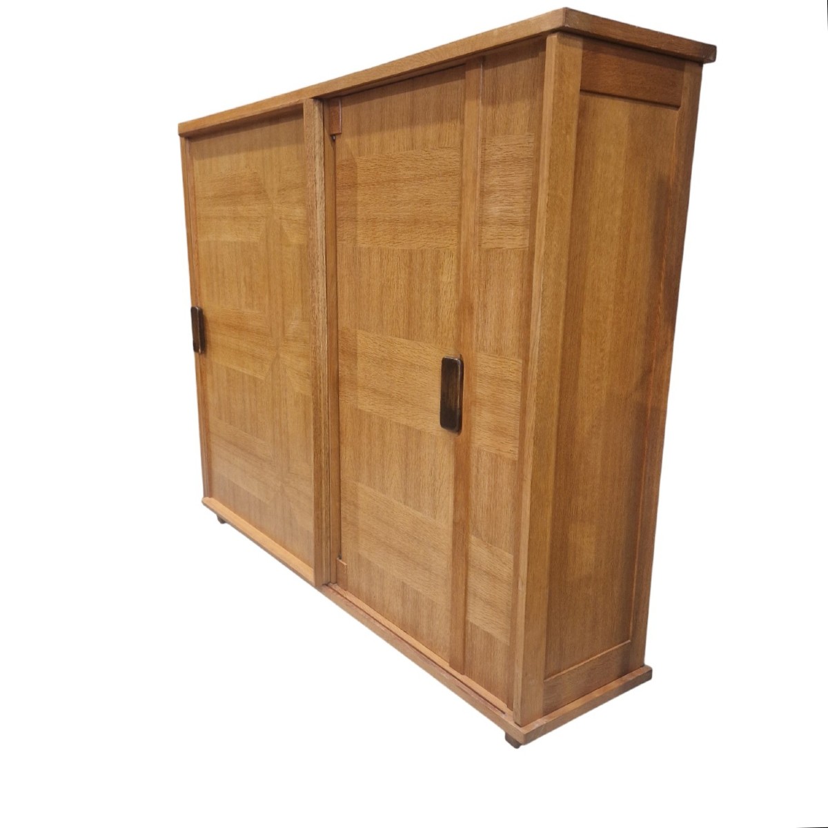 Grande armoire en chêne Guillerme et Chambron-photo-3