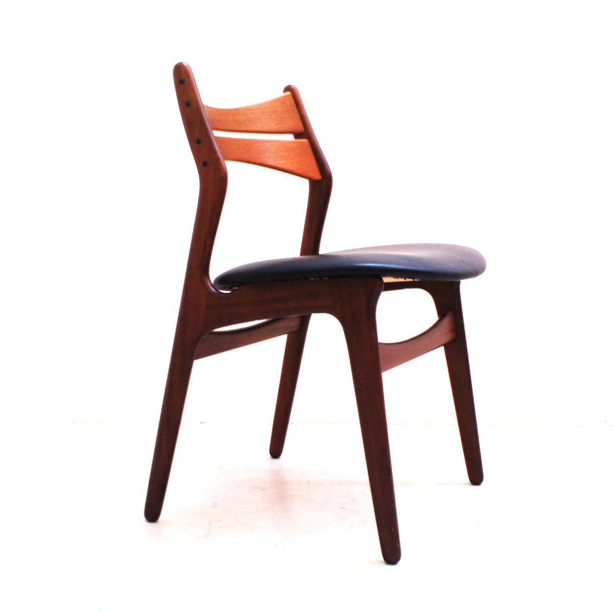 Série de 4 chaises scandinaves en teck, Erik Buch-photo-2