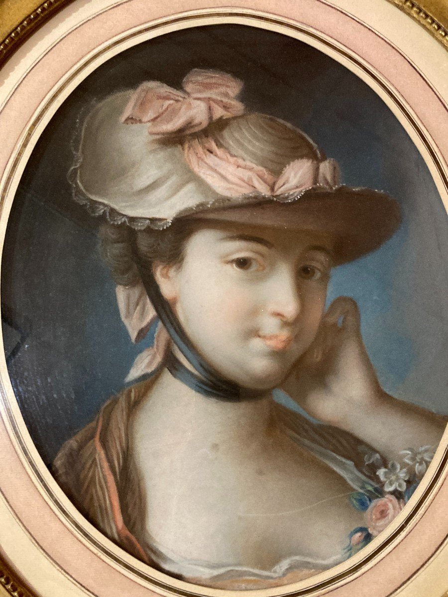 Portrait De Jeune Femme Au Chapeau - Suiveur De Francois Boucher - Epoque XVIIIe - Pastel