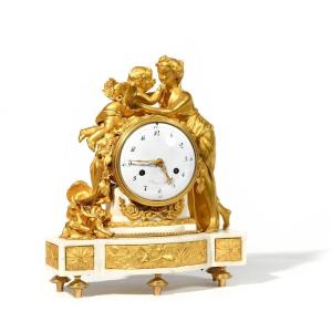 Detour To Paris, Chiseled Bronze Clock, Gilded, Depicting Venus And Love, Louis XVI Period
