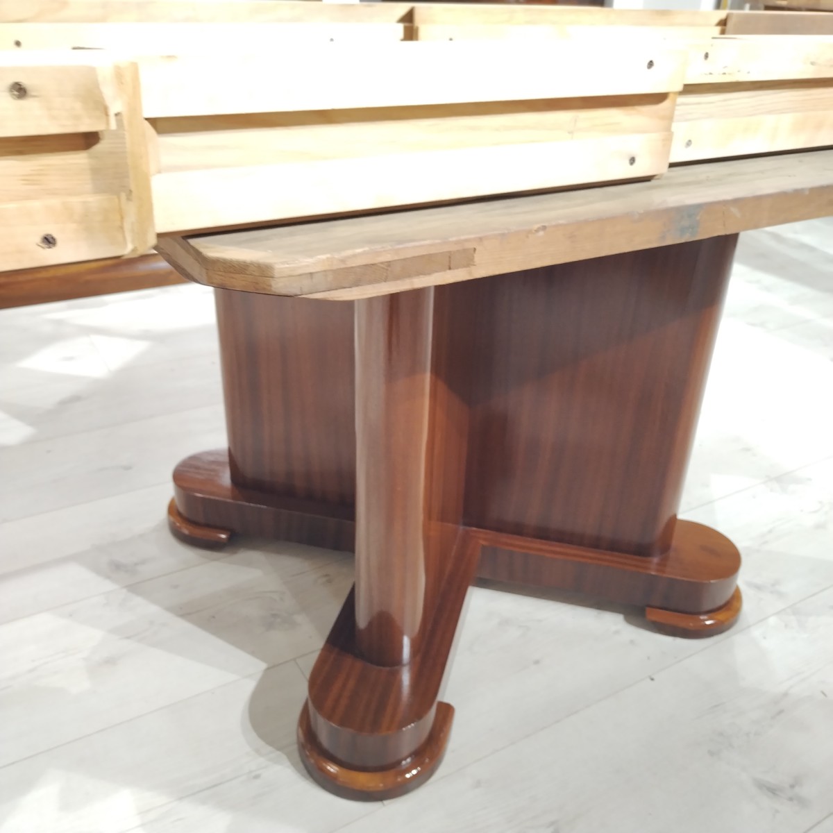 Art Deco Round Dining Table-photo-5