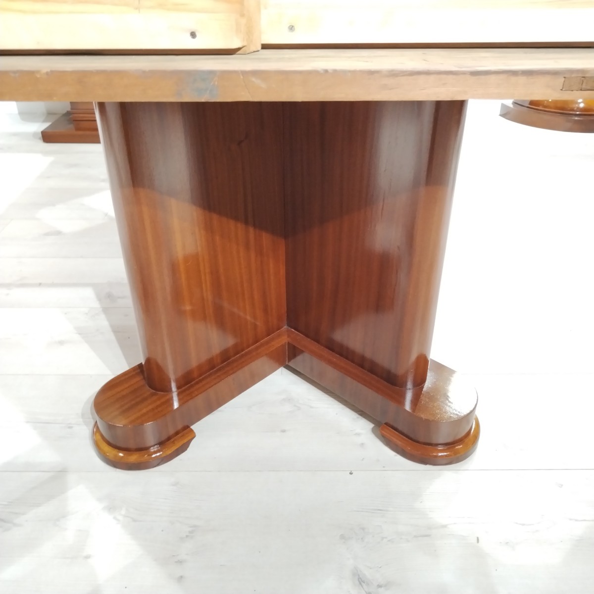 Art Deco Round Dining Table-photo-6