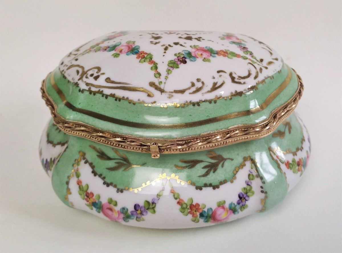 Large Painted Porcelain Box 19th Century  Jean Tiélès Paris-photo-3