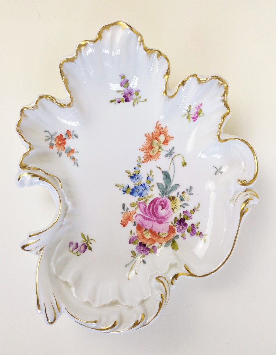Dish In Hand Painted Saxe Porcelain -photo-4