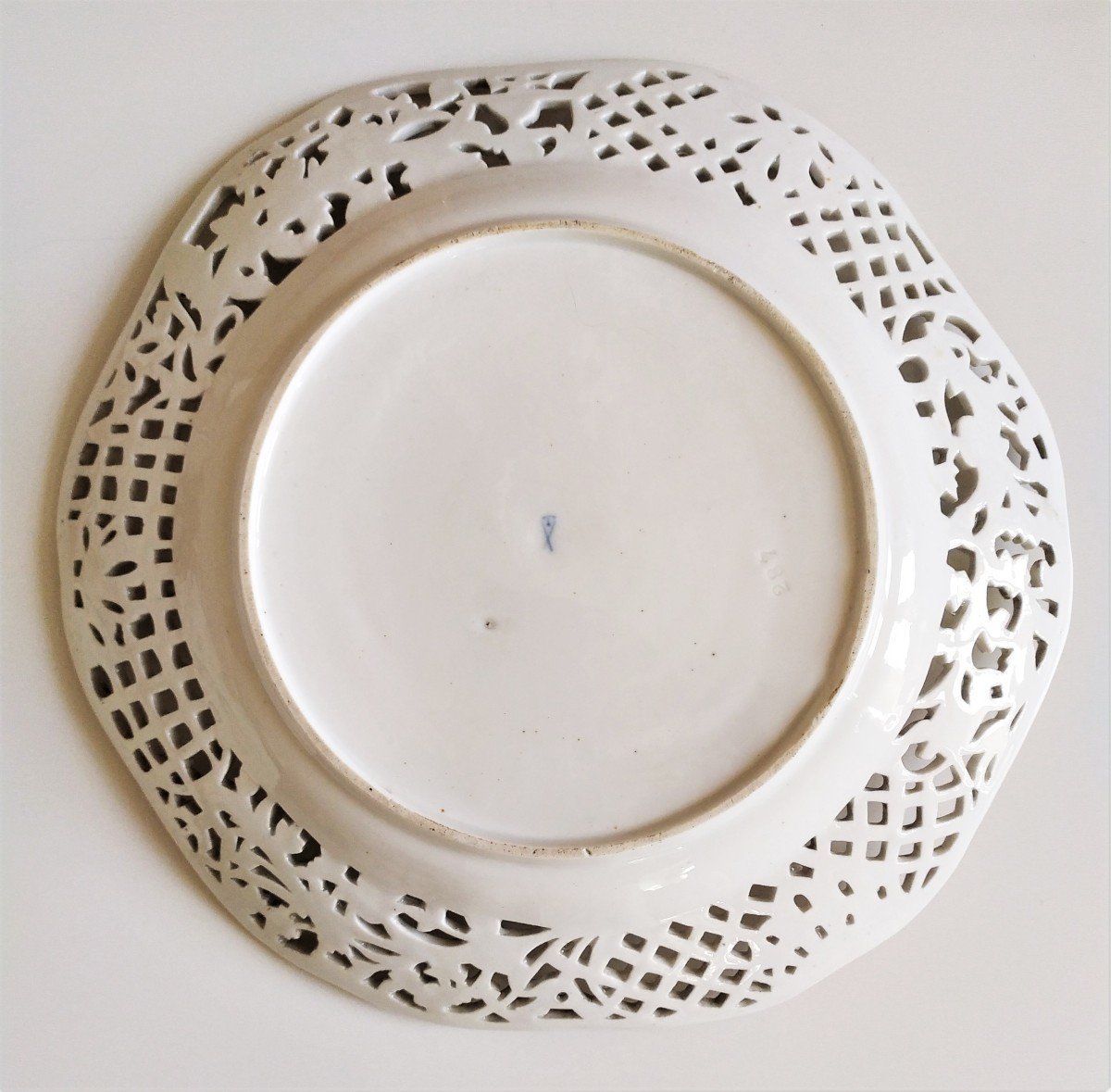 Saxe Porcelain Plate With Openwork Edge  19th C-photo-1