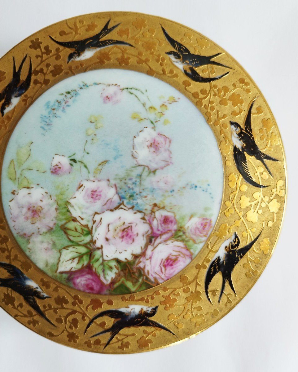 Hand Painted Porcelain Box Decorated With Roses And Swallows-photo-2