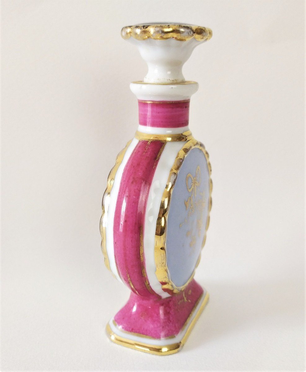 Flacon à Parfum  Porcelaine peinte 19ème par Jacob Petit -photo-1
