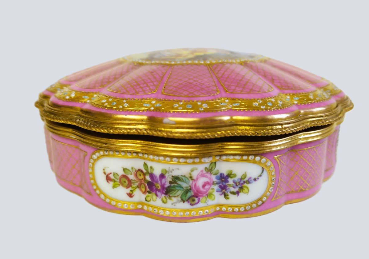  Hand Painted Porcelain Jewelry Box 19th Century-photo-2