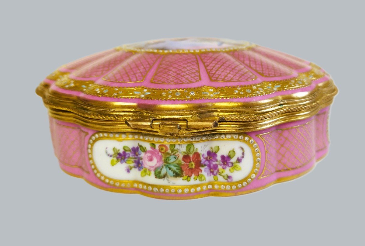  Hand Painted Porcelain Jewelry Box 19th Century-photo-3