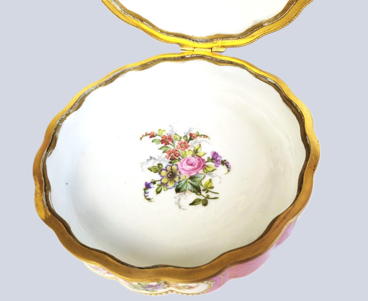 Hand Painted Porcelain Jewelry Box 19th Century-photo-3