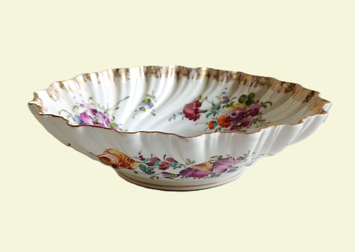 Hand Painted Porcelain Scalloped Bowl From Germany-photo-3