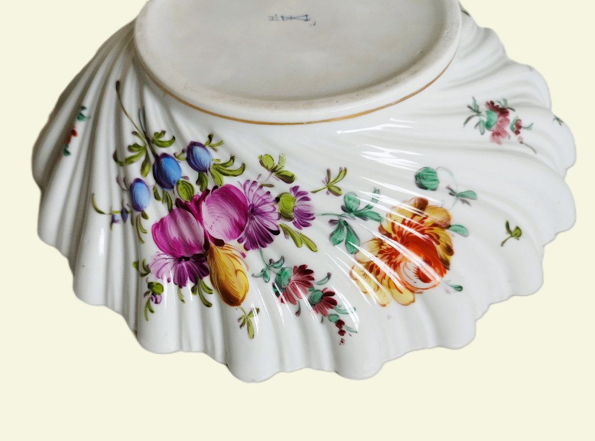 Hand Painted Porcelain Scalloped Bowl From Germany-photo-4