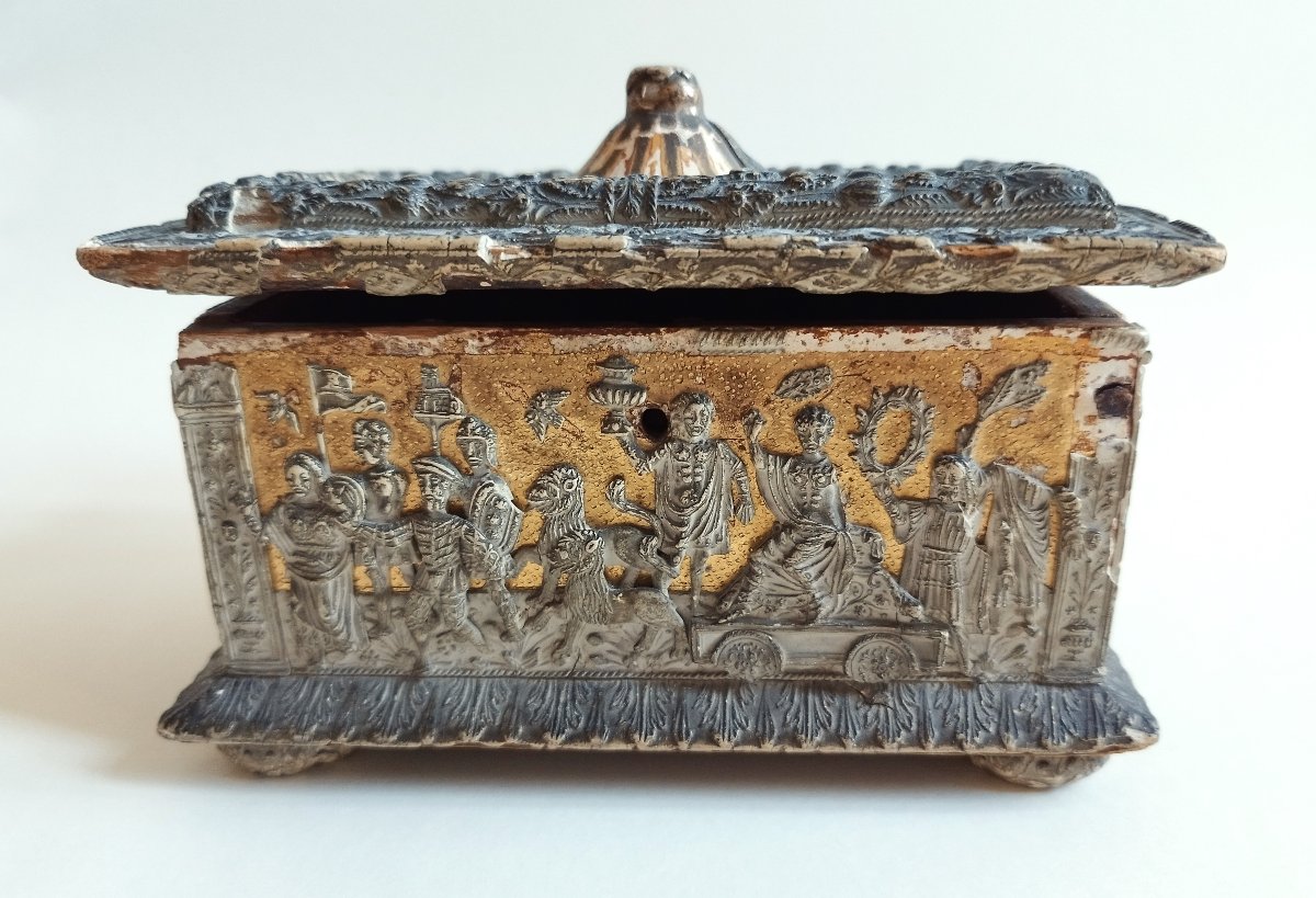Italian Pastiglia Box 15th Century-photo-2