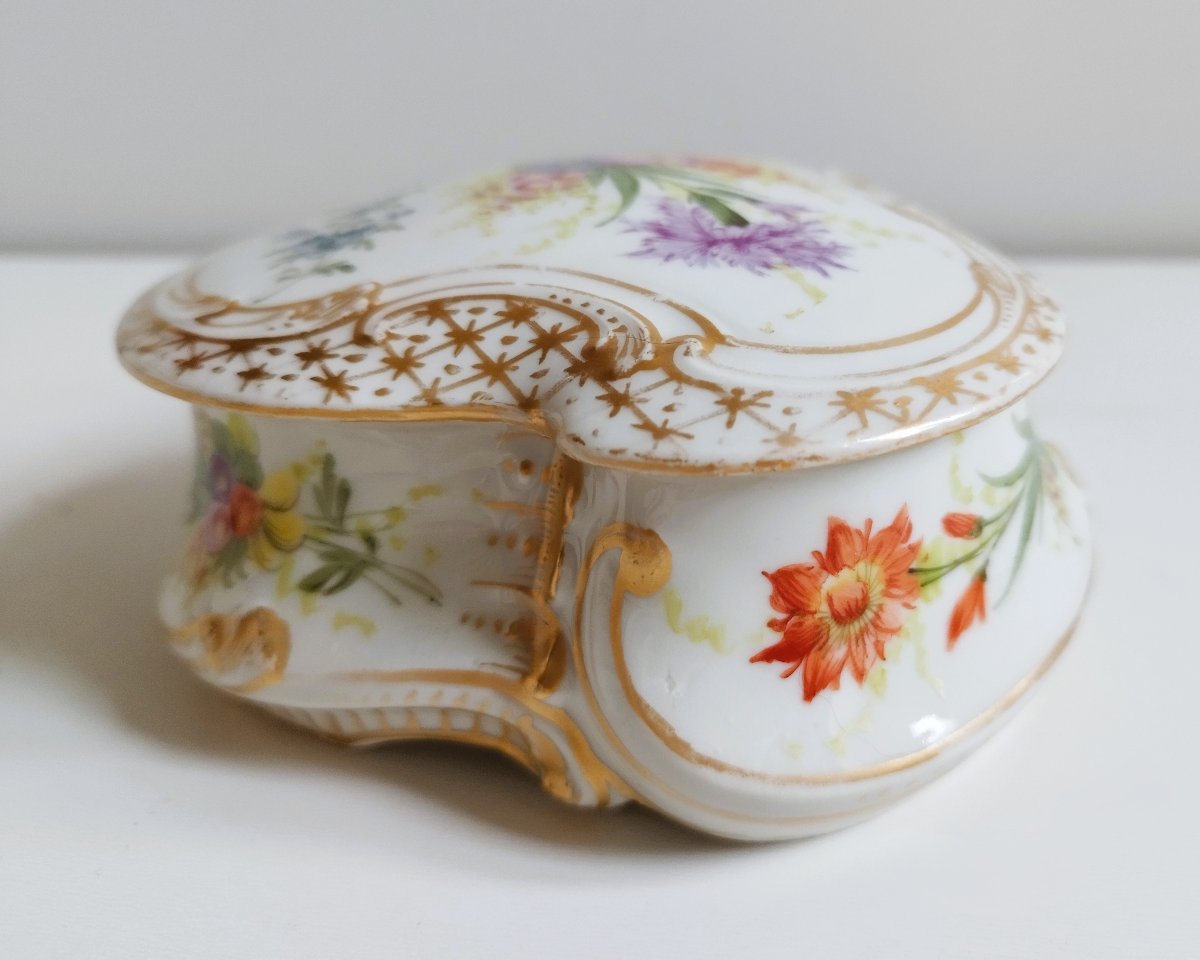Antique Hand Painted Porcelain Candy Box, 19th Century-photo-4