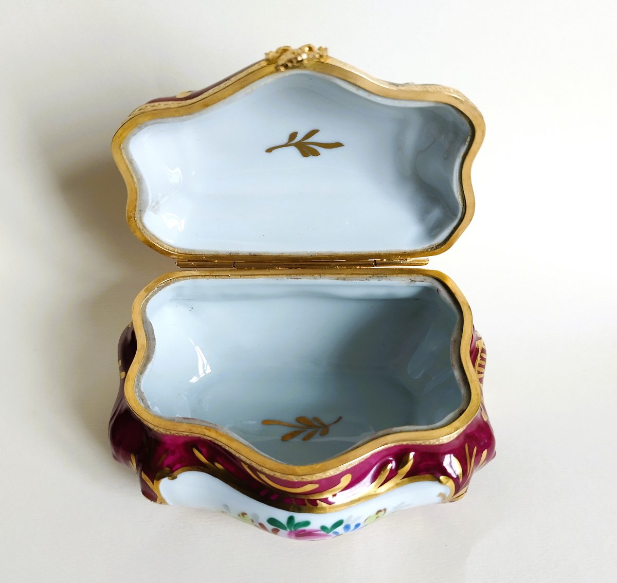 Boite à bijoux en porcelaine peinte à la main -photo-3