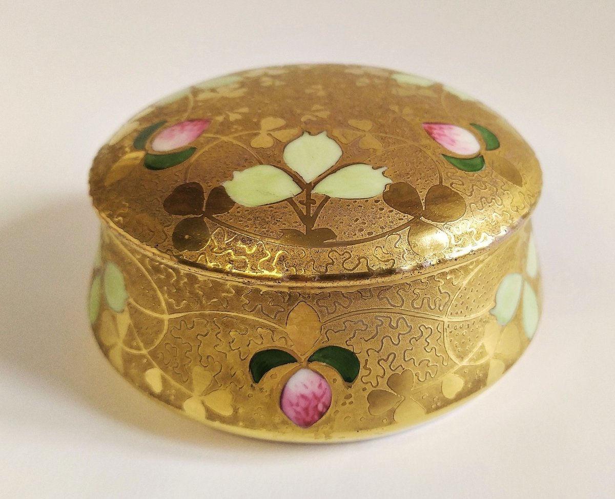 Limoges Boite En Porcelaine Peinte  à la Main Art Nouveau-photo-2