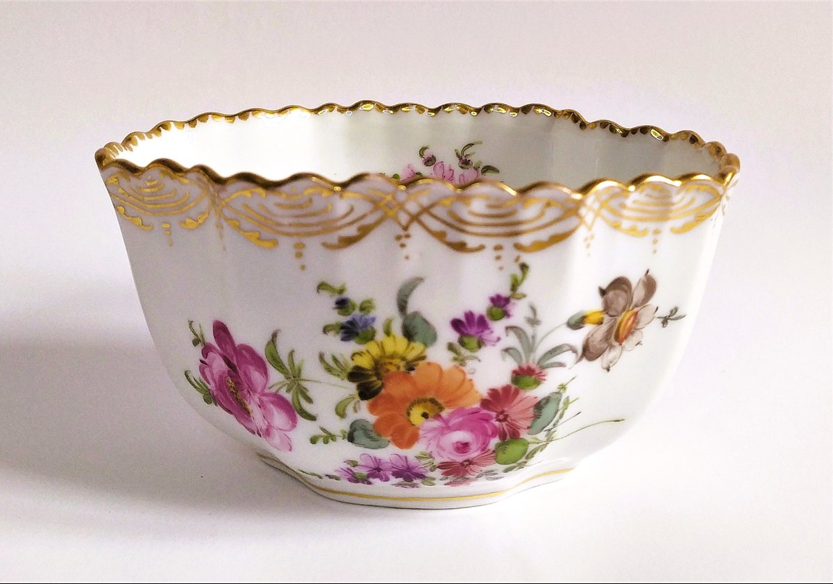  Donath Dresden  Hand Painted Porcelain Scalloped Bowl With Floral Decor-photo-3