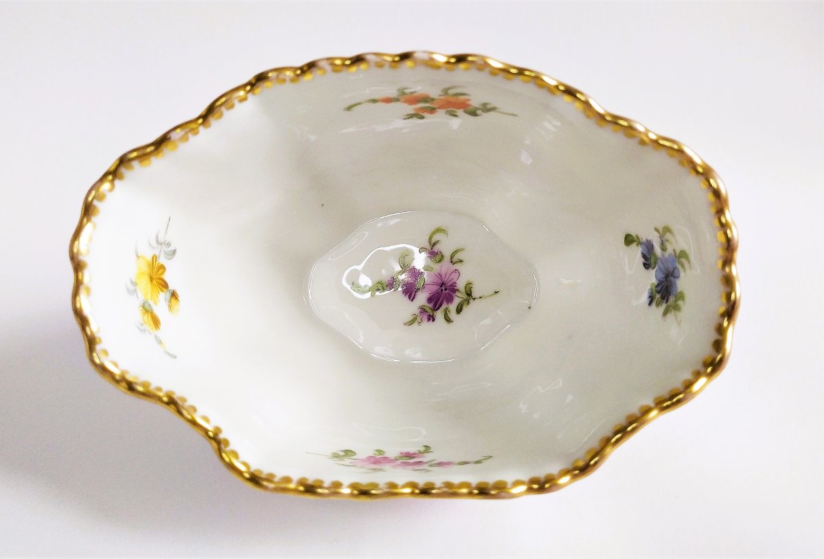  Donath Dresden  Hand Painted Porcelain Scalloped Bowl With Floral Decor-photo-1