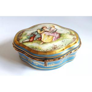 Hand Painted Porcelain Box 19th C