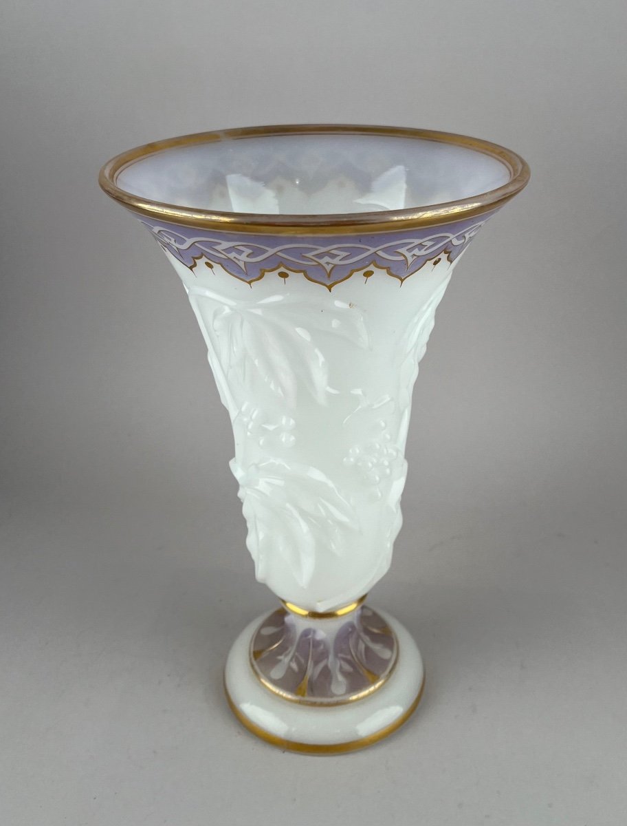Baccarat. White Opaline Vase Mould With Purple And Gold Decoration. 1865.-photo-2