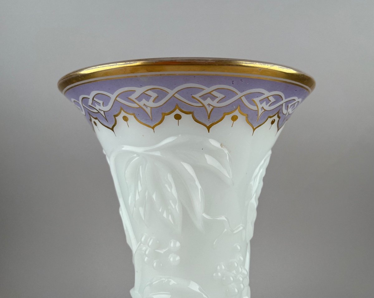 Baccarat. White Opaline Vase Mould With Purple And Gold Decoration. 1865.-photo-4