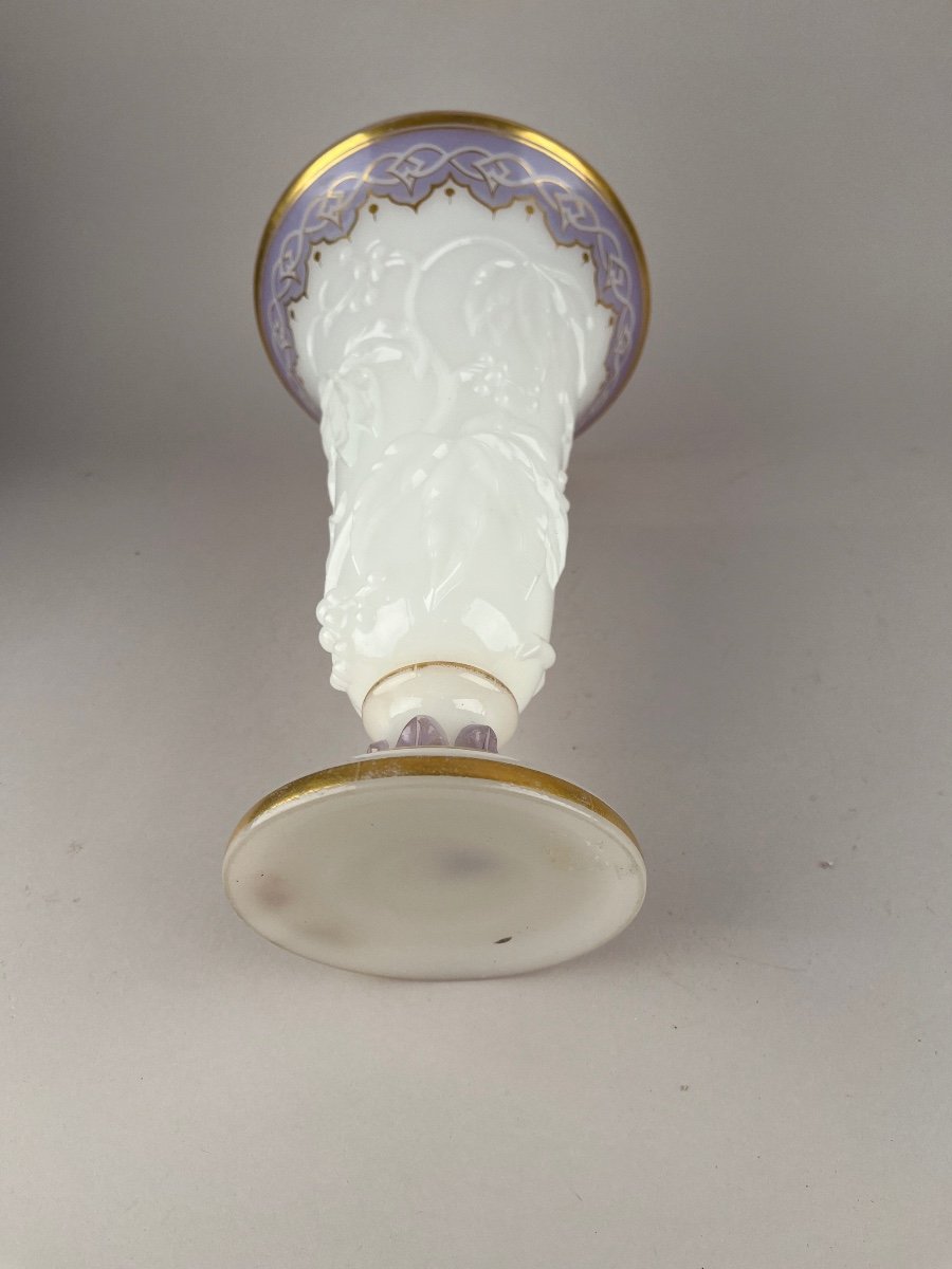 Baccarat. White Opaline Vase Mould With Purple And Gold Decoration. 1865.-photo-3