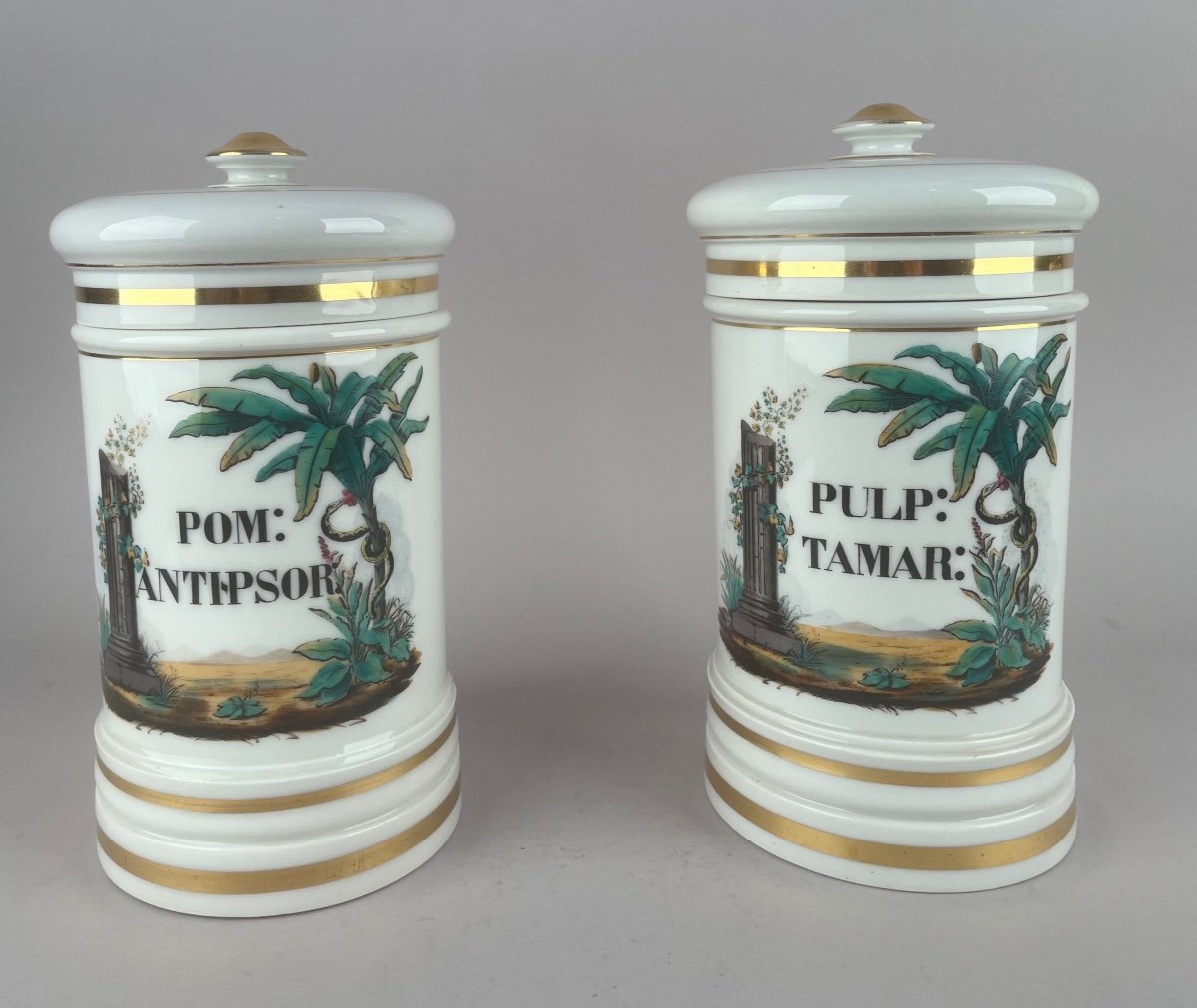 Deux Pots De Pharmacie En Porcelaine De Paris d'époque Louis-philippe
