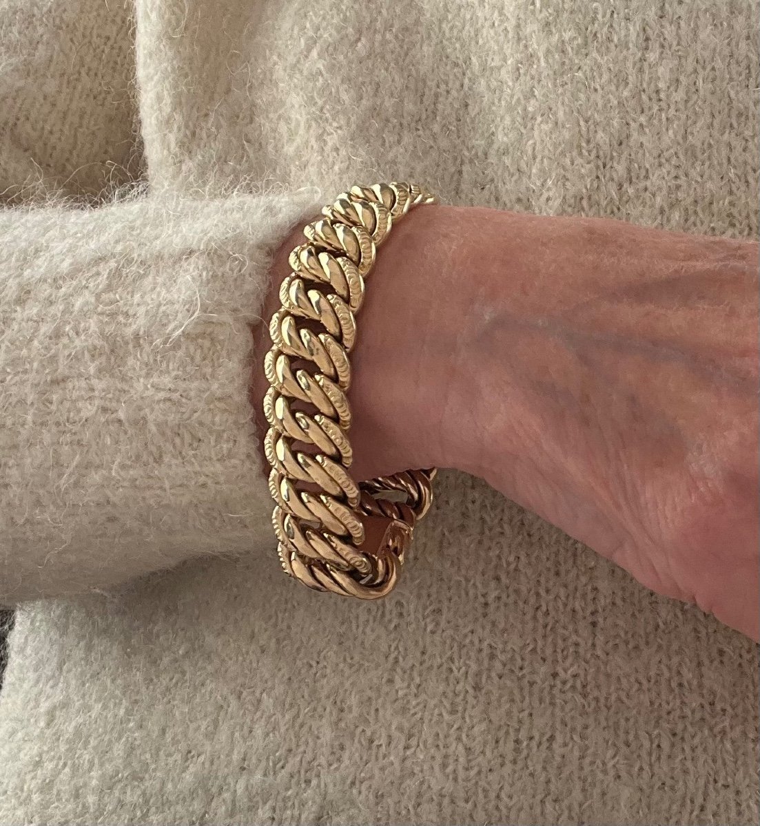 American Curb Bracelet In Gold-photo-2