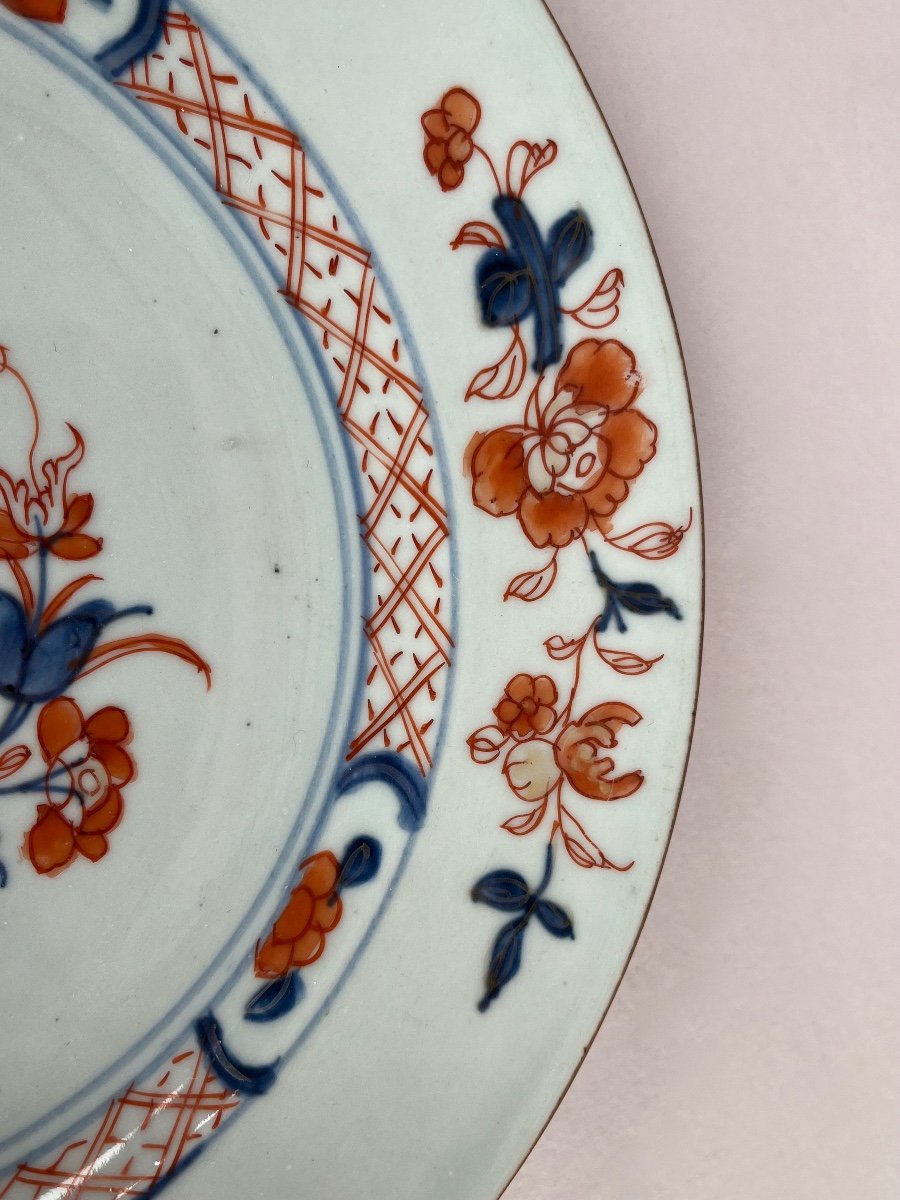 Assiette En Porcelaine De Chine à Décor Imari XVIIIème Siècle-photo-1