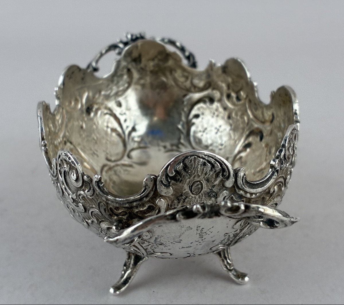 Petite Coupe en argent  de la fin du XIXème siècle et une petite pince en métal argenté-photo-3